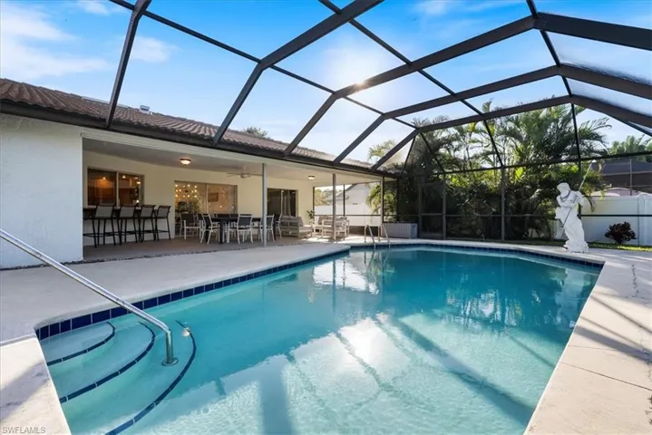 657  Pompano  DR, Naples, FL 34110