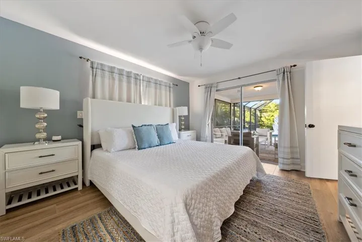 657  Pompano  DR, Naples, FL 34110