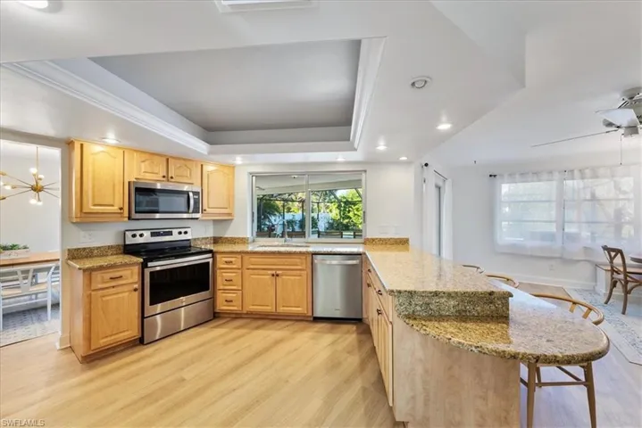 657  Pompano  DR, Naples, FL 34110