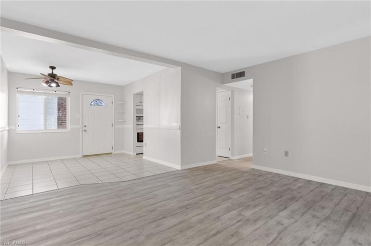 Living Room / Dining