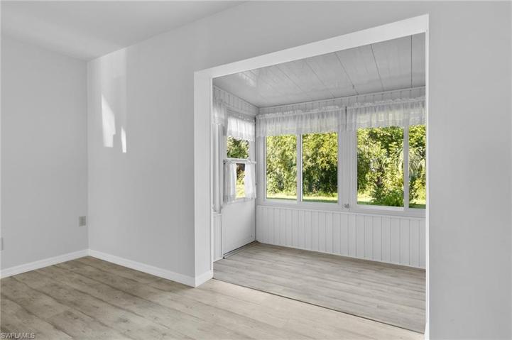 Living Room / Sun Room