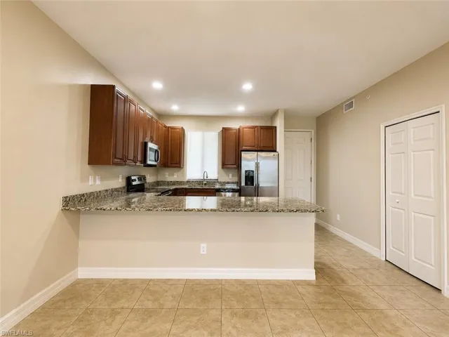 4035 Sw 8th Pl 101, Cape Coral, Florida 33914