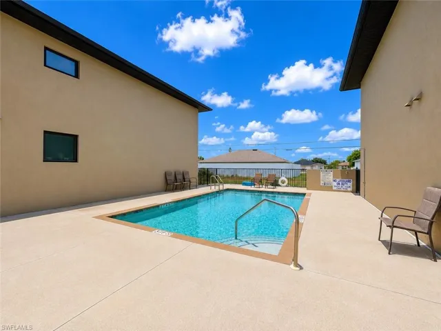 4035 Sw 8th Pl 101, Cape Coral, Florida 33914