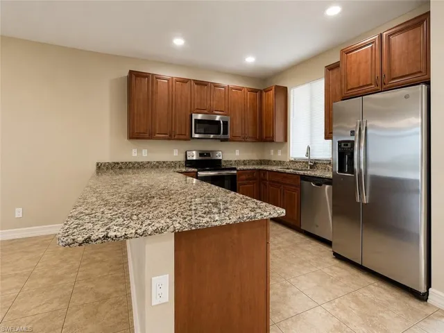 4035 Sw 8th Pl 101, Cape Coral, Florida 33914