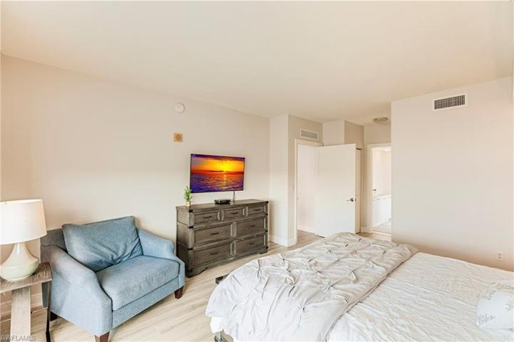 3000 Oasis Grand BLVD # 1201, FORT MYERS FL 33916