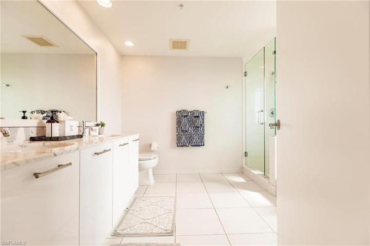 3000 Oasis Grand BLVD # 1201, FORT MYERS FL 33916