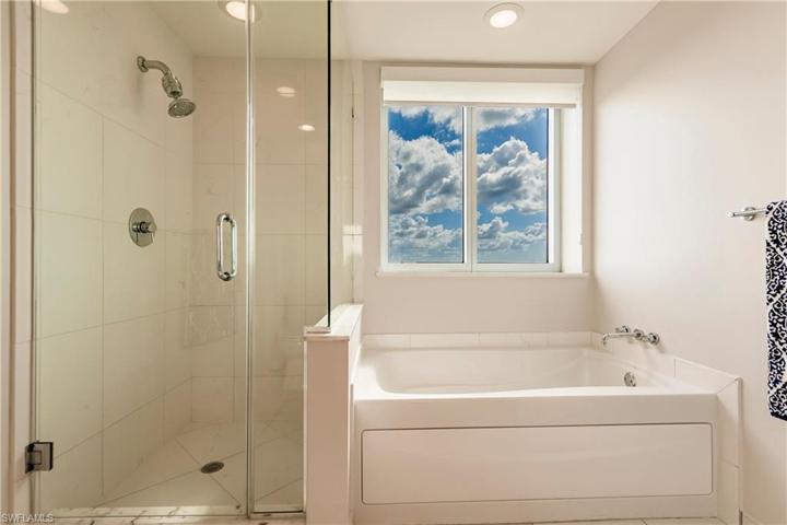 3000 Oasis Grand BLVD # 1201, FORT MYERS FL 33916