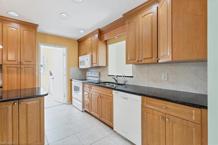 201 Lake AVE N, LEHIGH ACRES FL 33936