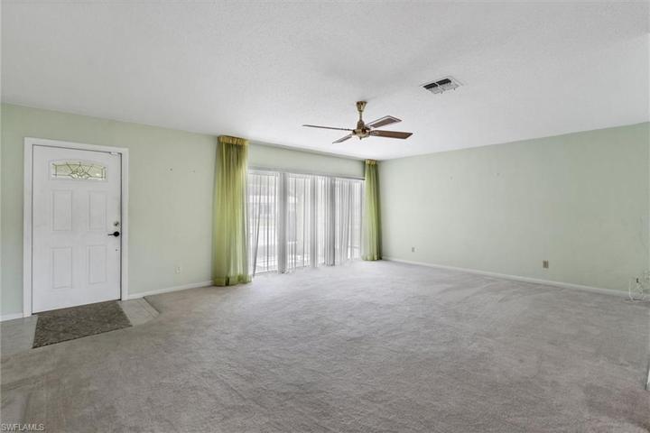 201 Lake AVE N, LEHIGH ACRES FL 33936