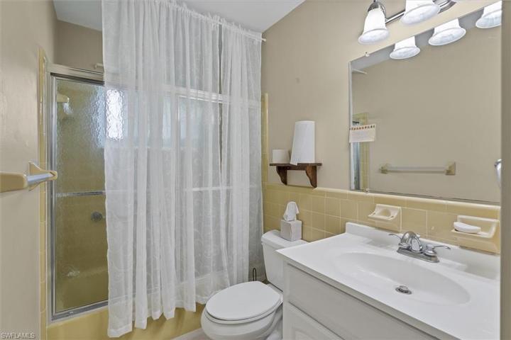 201 Lake AVE N, LEHIGH ACRES FL 33936