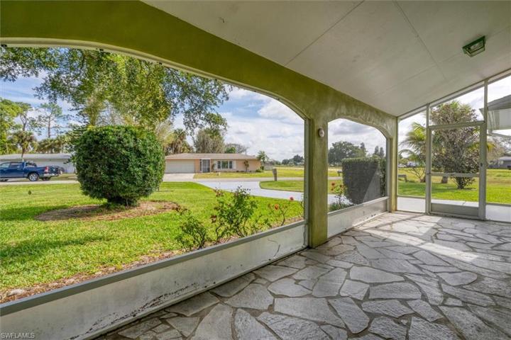 201 Lake AVE N, LEHIGH ACRES FL 33936