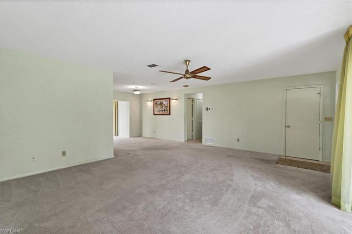 201 Lake AVE N, LEHIGH ACRES FL 33936