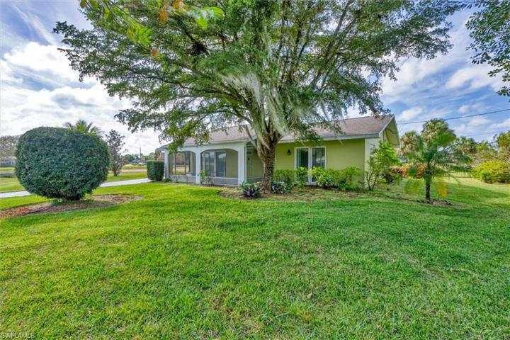 201 Lake AVE N, LEHIGH ACRES FL 33936