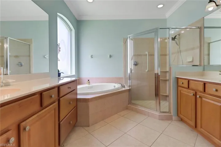 5730 Lago Villaggio Way, Naples, Florida 34104