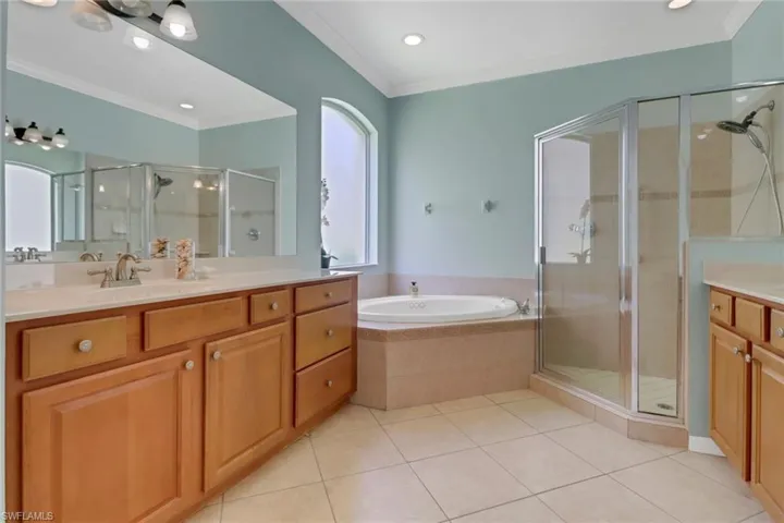 5730 Lago Villaggio Way, Naples, Florida 34104