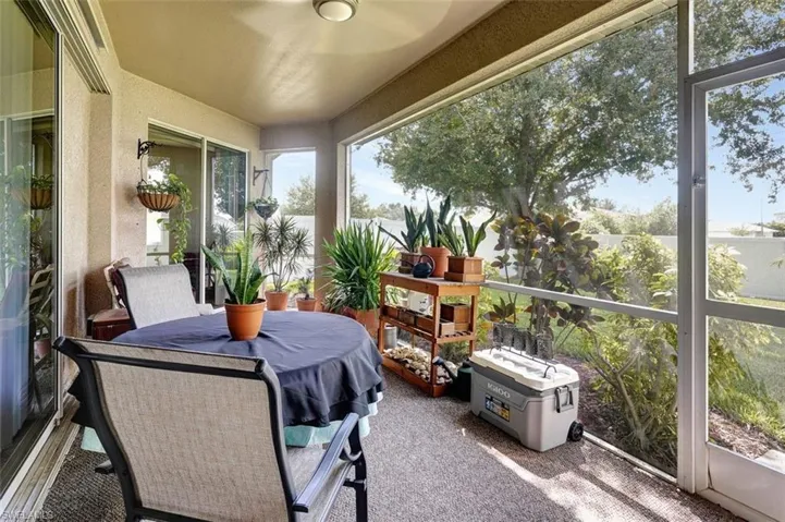 Spacious screened lanai