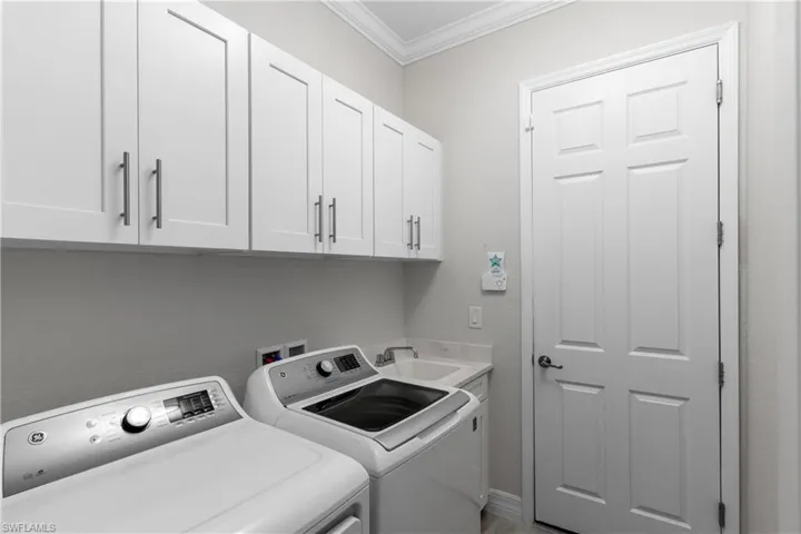 15086  Blue Bay  CIR, Fort Myers, FL 33913