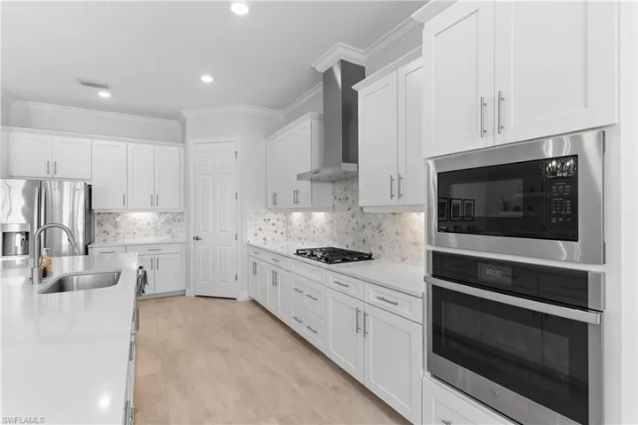 15086  Blue Bay  CIR, Fort Myers, FL 33913