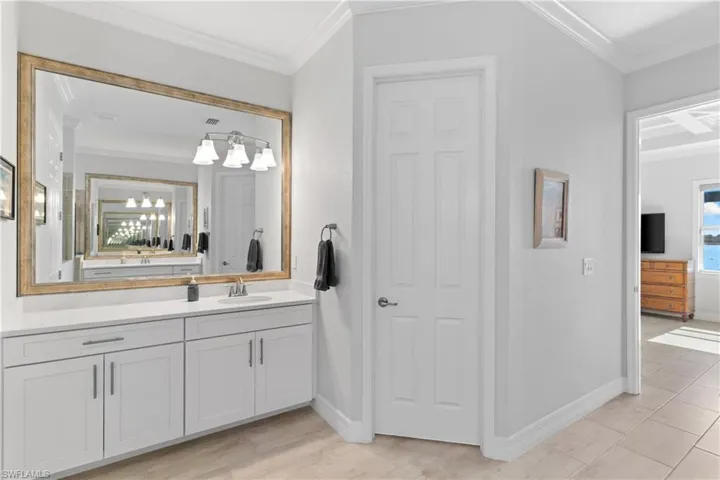 15086  Blue Bay  CIR, Fort Myers, FL 33913