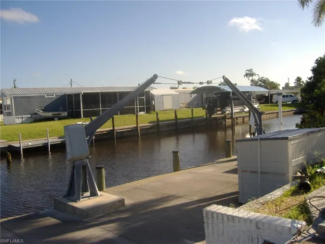 Private boat ramp out to the Bay and Gulf