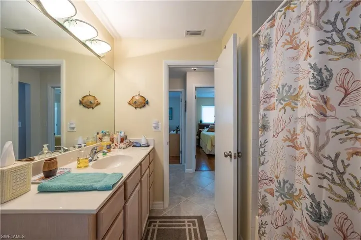Guest Full bathroom