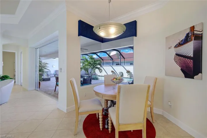 Kitchen Dining area