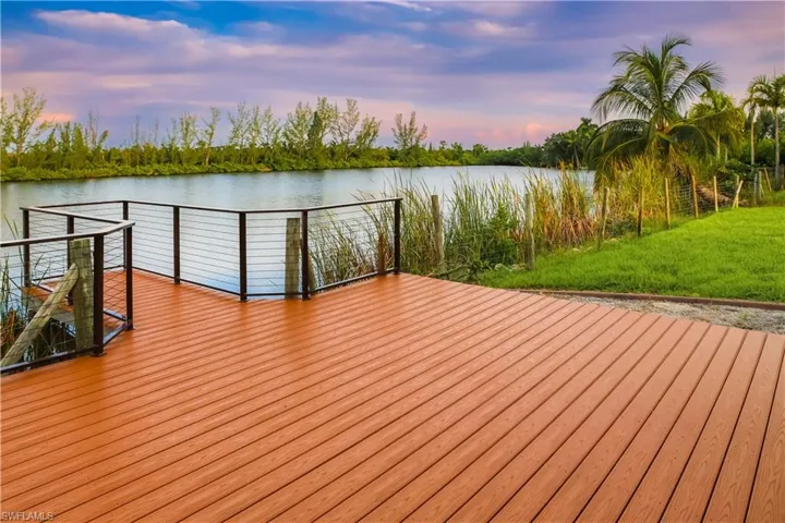 Private boat ramp allows for easy kayak and canoe access to the lake.