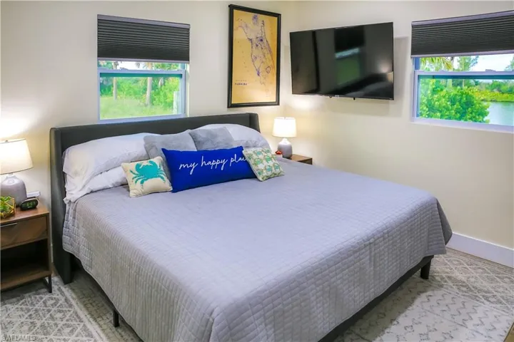 The second guest bedroom is a cozy and inviting space, perfect for family or visitors.