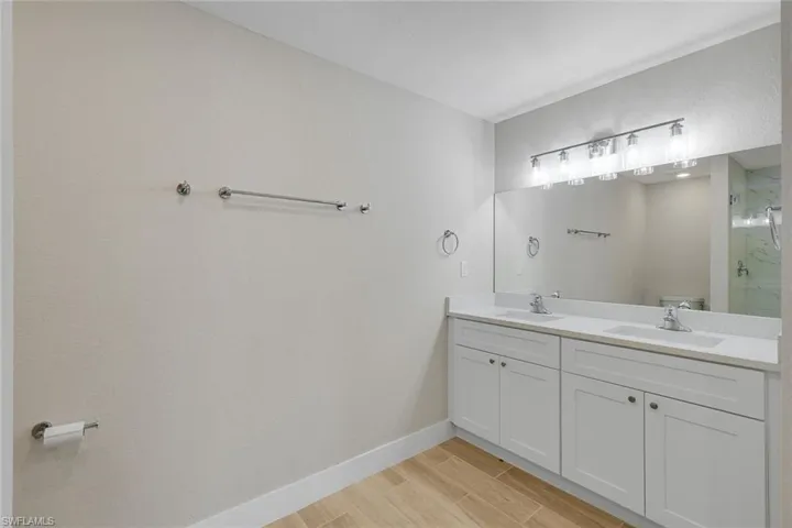owner's ensuite bath/bano principal
