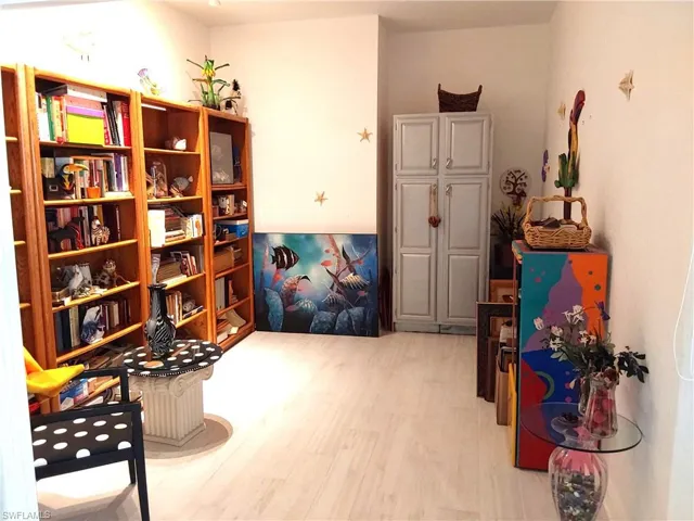 DEN