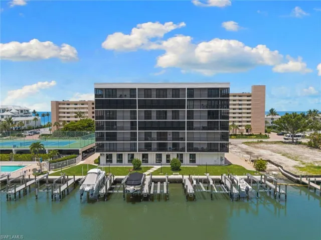 10482 Gulf Shore Dr 251, Naples, Florida 34108