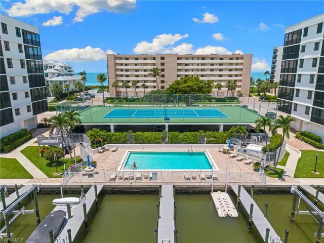 10482 Gulf Shore Dr 251, Naples, Florida 34108