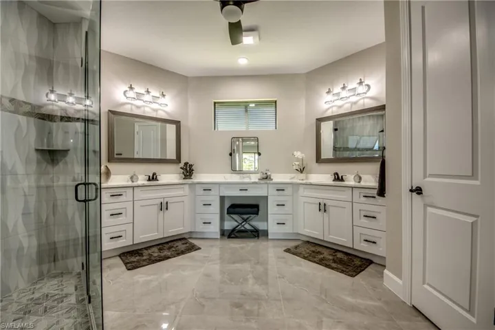 PHOTOS OF:  111 SW 35TH AVE