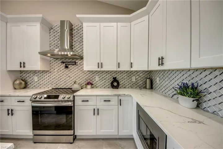 PHOTOS OF:  111 SW 35TH AVE