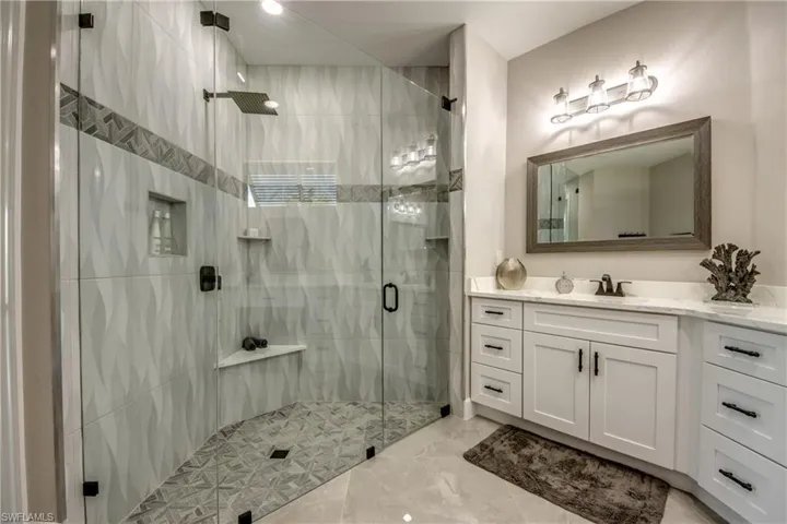 PHOTOS OF:  111 SW 35TH AVE