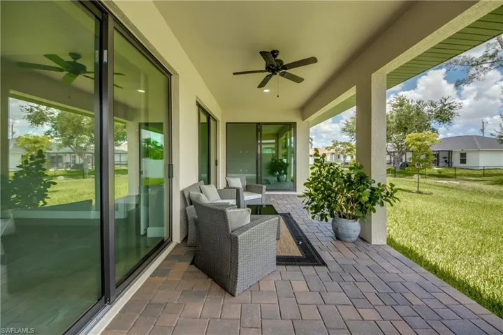 PHOTOS OF:  111 SW 35TH AVE