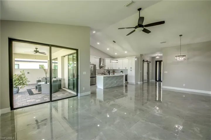 PHOTOS OF:  111 SW 35TH AVE
