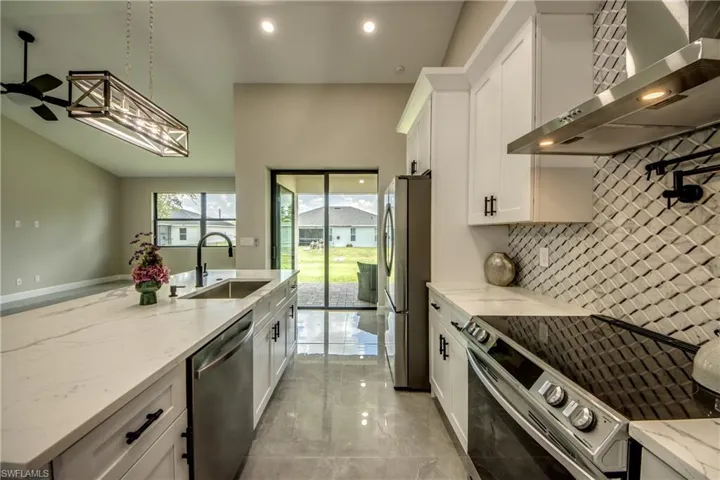 PHOTOS OF:  111 SW 35TH AVE