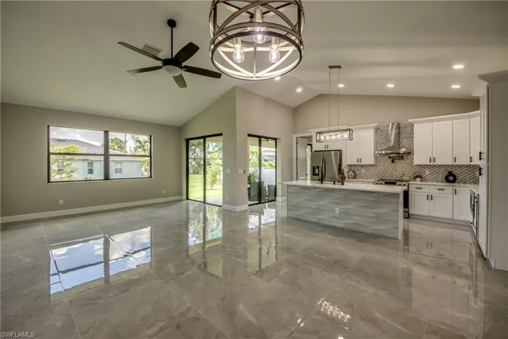 PHOTOS OF:  111 SW 35TH AVE