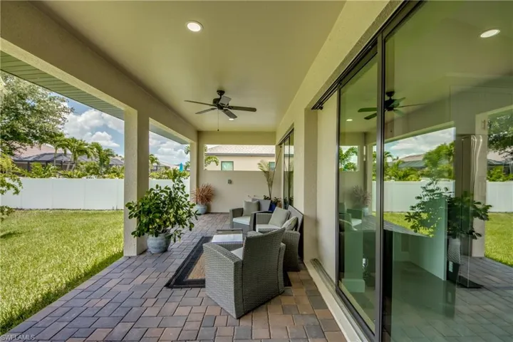 PHOTOS OF:  111 SW 35TH AVE