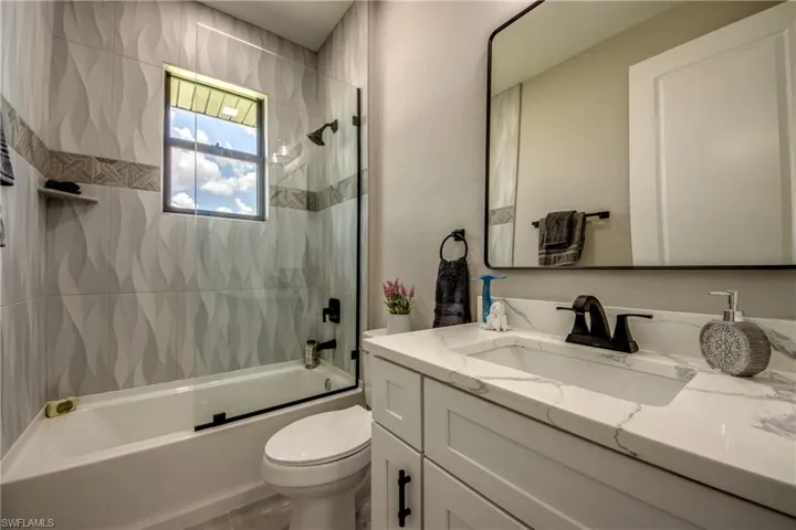 PHOTOS OF:  111 SW 35TH AVE