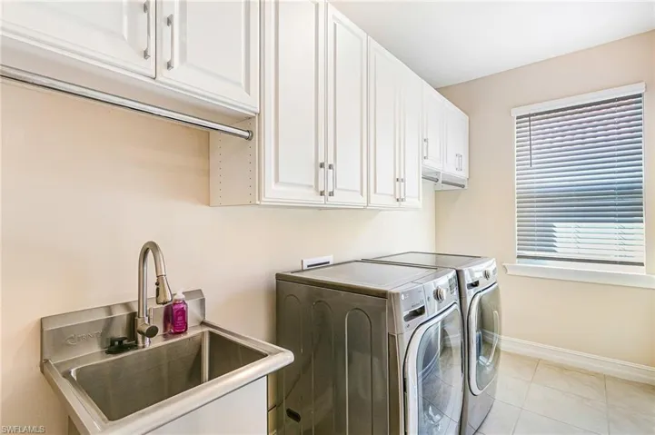 3028 Royal Gardens Ave, Fort Myers, Florida 33916