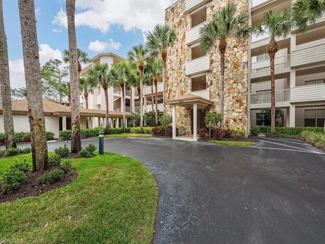 300 Wyndemere Way # C302, Naples Fl 34105