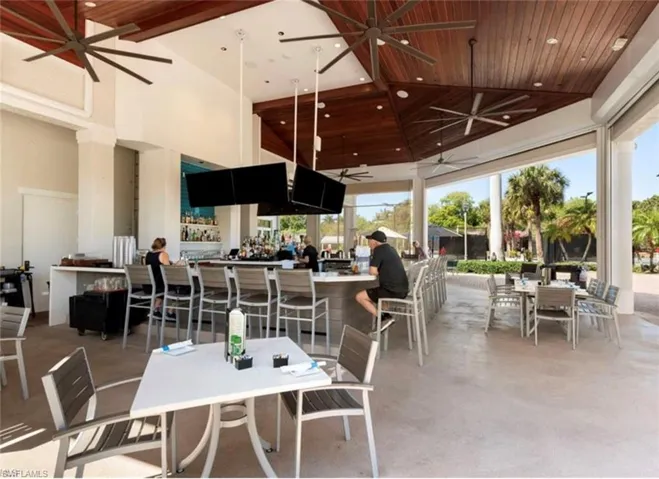 Bar & Restaurant