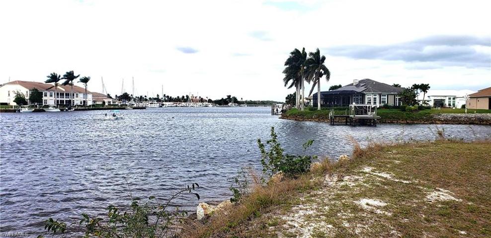 ***ENJOY THE LOVELY 180 DEGREE VIEWS***