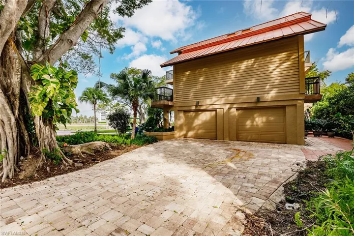 376 Leatherfern Ln, Marco Island, Florida 34145