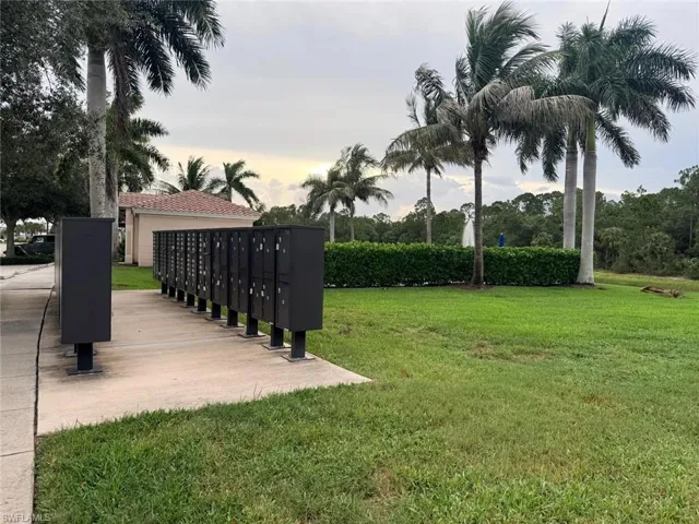 1425 Weeping Willow Ct, Cape Coral, Florida 33909