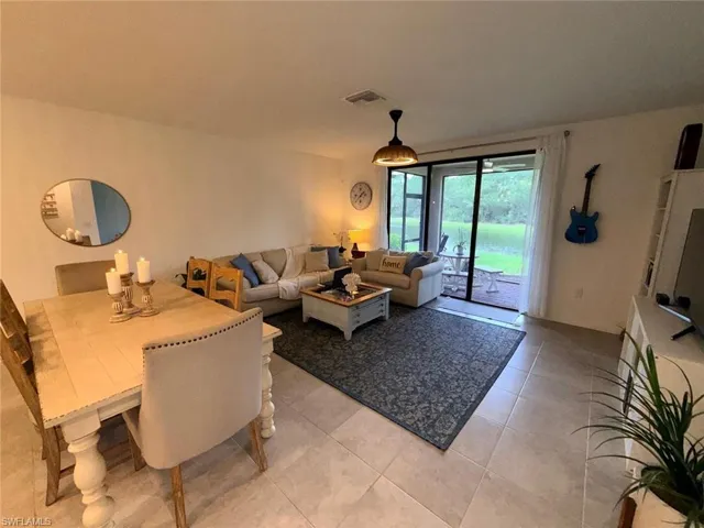 1425 Weeping Willow Ct, Cape Coral, Florida 33909