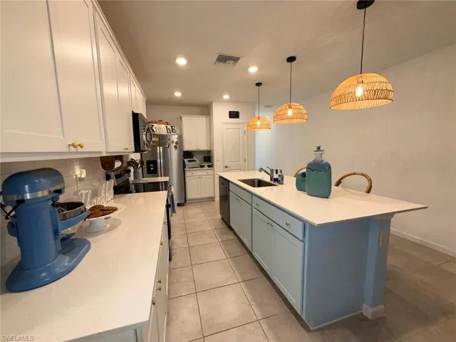 1425 Weeping Willow Ct, Cape Coral, Florida 33909