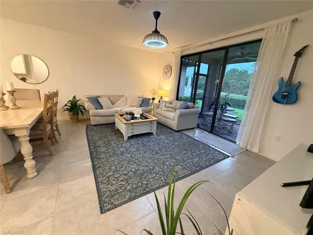 1425 Weeping Willow Ct, Cape Coral, Florida 33909